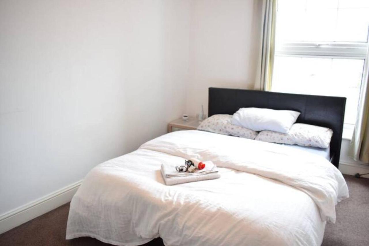 Lovely Victorian Flat For 6 In Stoke Newington London Exterior photo